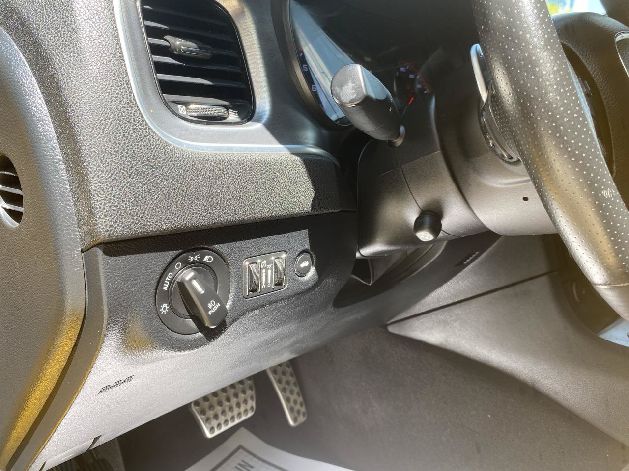 Used 2018 Dodge Charger R/T RWD image 12
