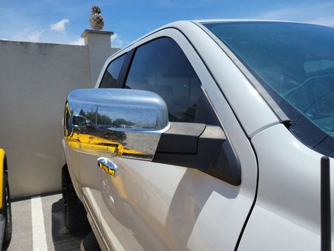 Used 2018 RAM 1500 Laramie AWD/4WD image 7