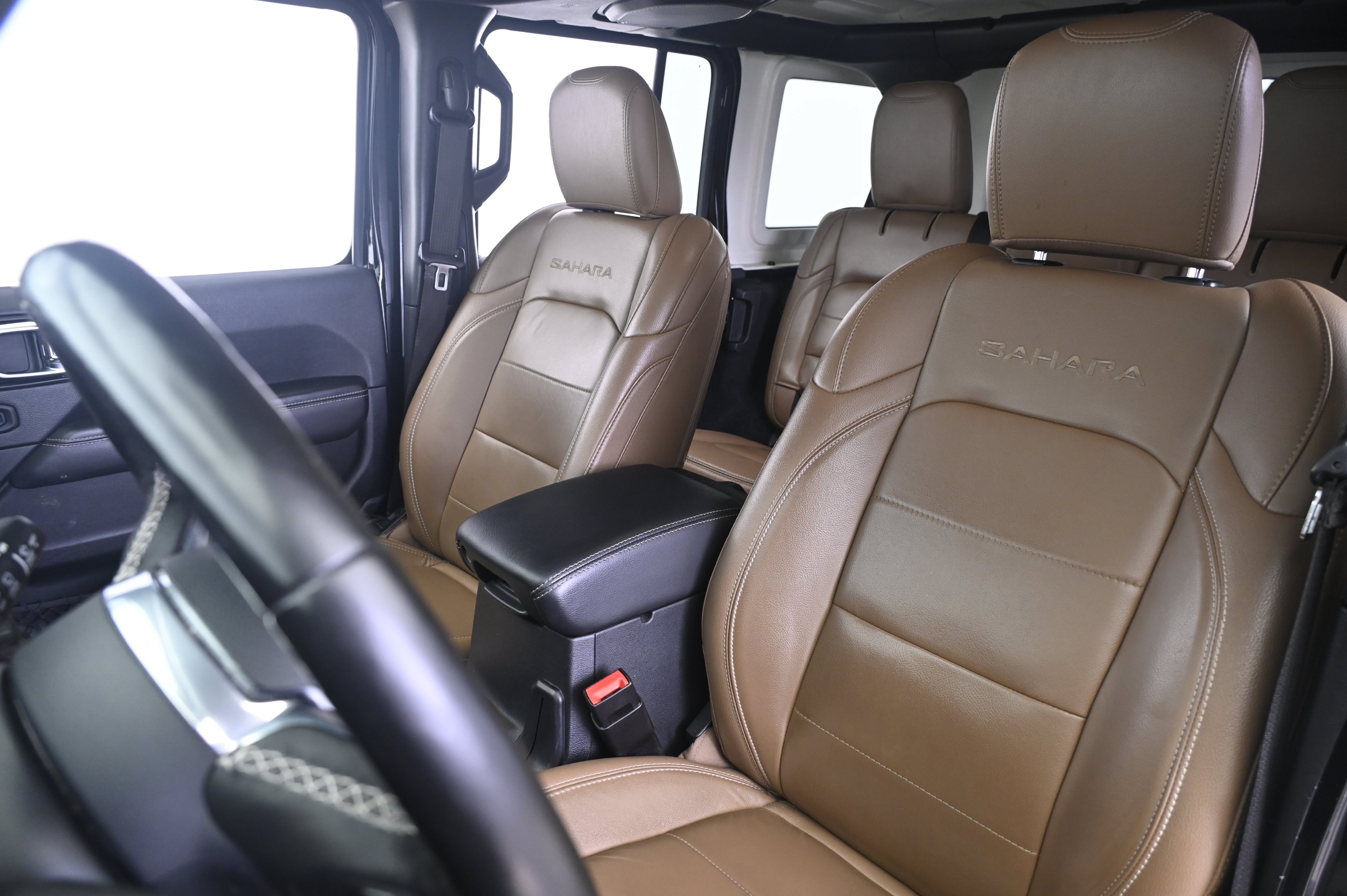 Used 2020 Jeep Wrangler Unlimited Sahara AWD/4WD image 29
