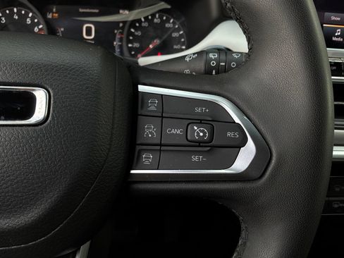 Used 2025 Jeep Compass Limited AWD/4WD image 36