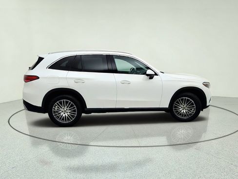 Used 2025 Mercedes-Benz GLC 300 image 7