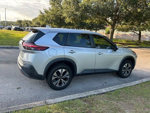 Used 2022 Nissan Rogue SV FWD image 6