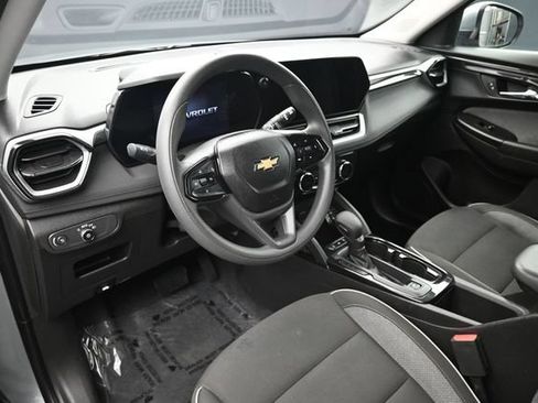 Used 2025 Chevrolet TrailBlazer LT AWD/4WD image 11