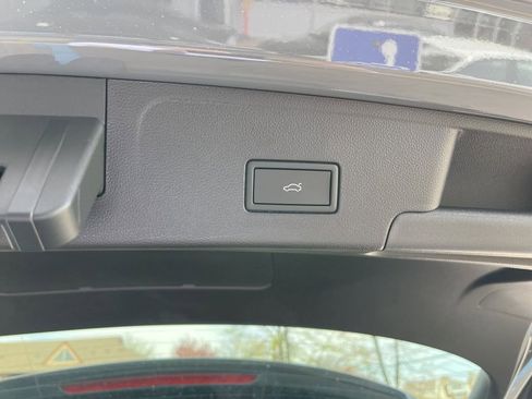 New 2026 Volkswagen Atlas Cross Sport SEL Premium R-Line image 9