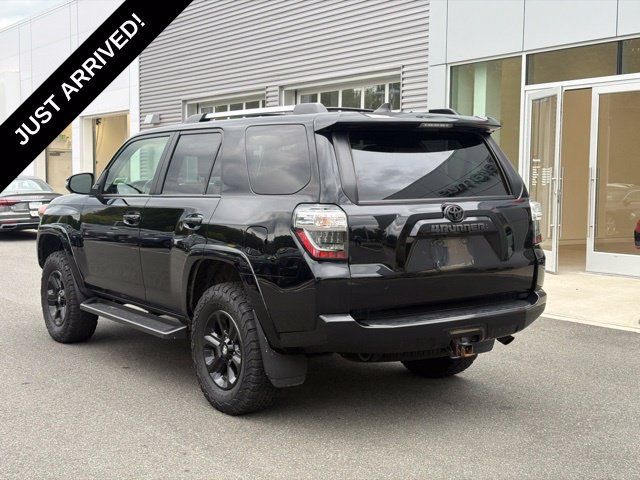 Used 2023 Toyota 4Runner SR5 Premium w/ Moonroof Package AWD/4WD image 4