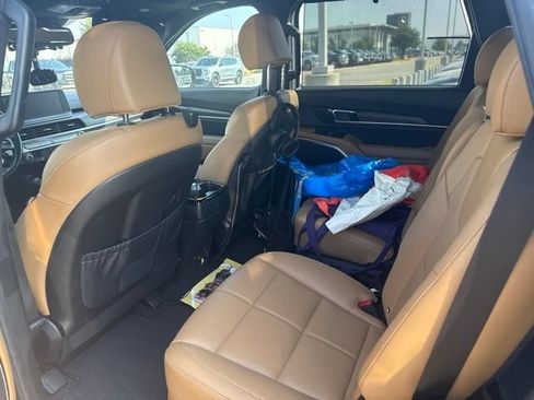 Used 2022 Kia Telluride SX w/ Towing Package FWD image 6