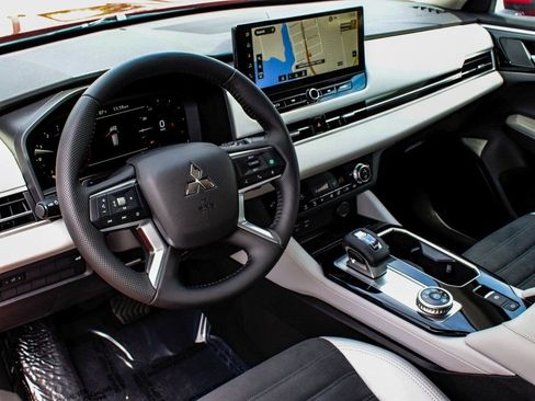 New 2025 Mitsubishi Outlander SE AWD/4WD image 15