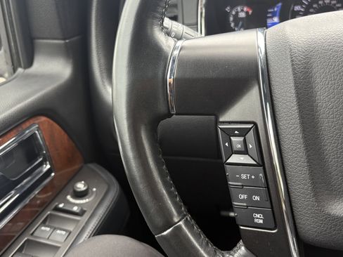 Used 2017 Lincoln Navigator Select image 20