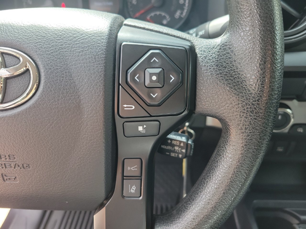 Used 2022 Toyota Tacoma SR AWD/4WD image 21