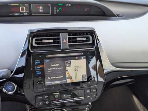 Used 2016 Toyota Prius Three Touring w/ Preferred Accessory Package image 17