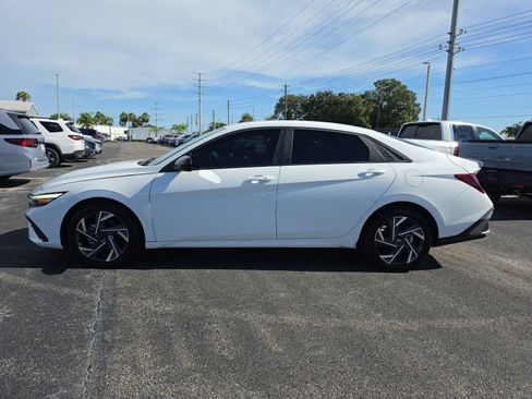 Used 2025 Hyundai Elantra Sport FWD image 6