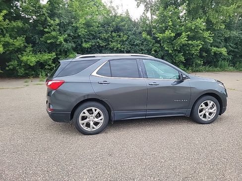 Used 2018 Chevrolet Equinox LT w/ Sun & Infotainment Package AWD/4WD image 11