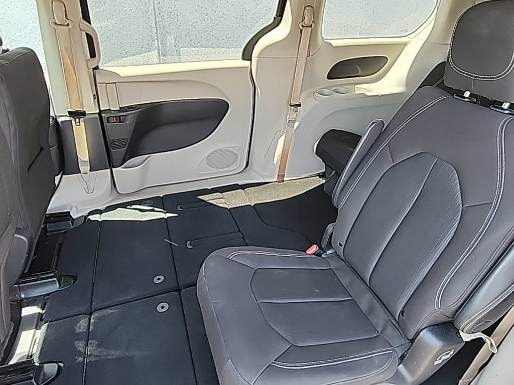 Used 2023 Chrysler Voyager LX FWD image 22