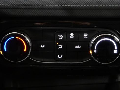 Used 2025 Chevrolet TrailBlazer LT FWD image 19