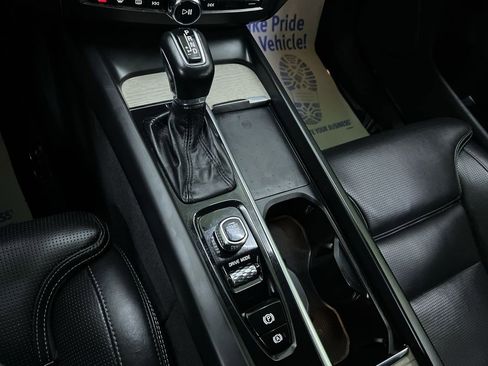 Used 2021 Volvo XC60 T5 Inscription w/ Advanced Package AWD/4WD image 25