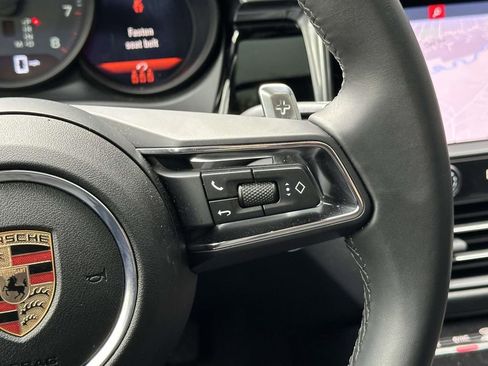 Certified 2025 Porsche Macan image 23