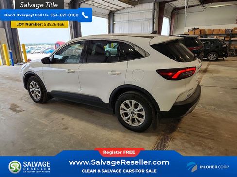 Used 2024 Ford Escape Active AWD/4WD image 3