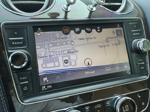 Used 2019 Bentley Bentayga AWD/4WD image 20