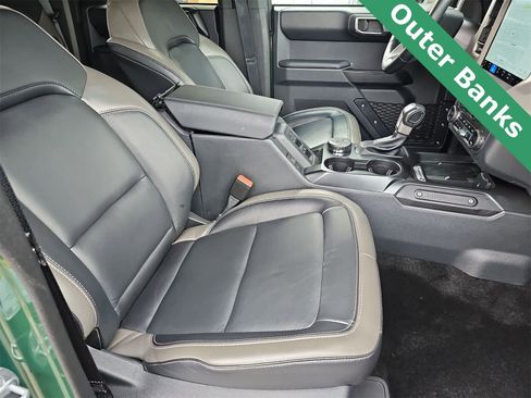 Used 2025 Ford Bronco Outer Banks image 18