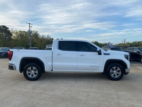 Used 2023 GMC Sierra 1500 SLE w/ X31 Off-Road Package image 4