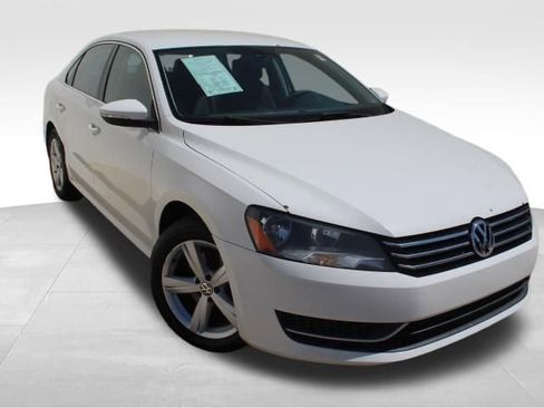Used 2012 Volkswagen Passat 2.5 SE image 2