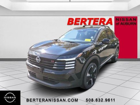 New 2026 Nissan Kicks SR w/ Cold Weather Package image 5