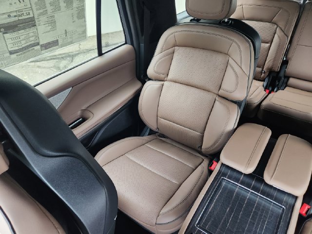 New 2027 Lincoln Navigator L Black Label AWD/4WD image 13