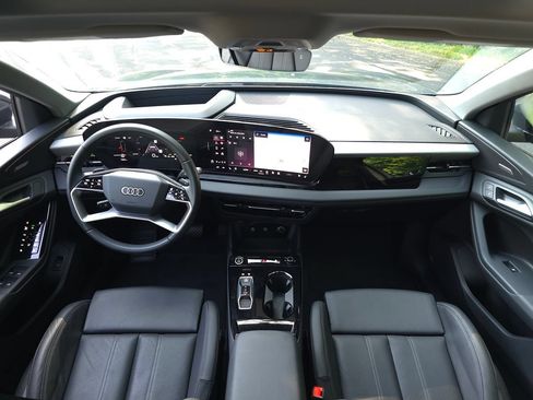 Used 2025 Audi Q6 e-tron Premium Plus w/ Premium Plus AWD/4WD image 10