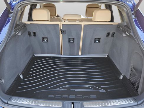 Used 2022 Porsche Macan image 19