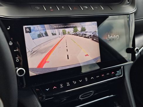 New 2026 Jeep Grand Cherokee L Limited w/ Limited Altitude Package RWD image 19