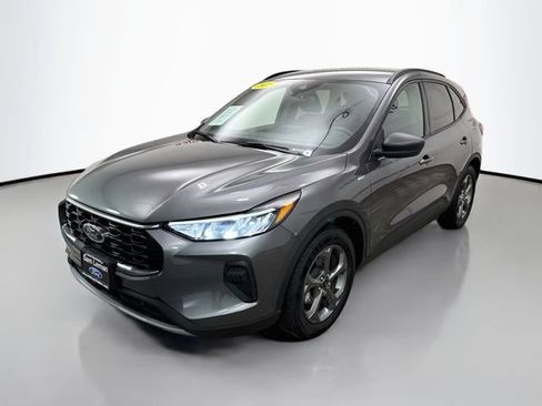 Certified 2025 Ford Escape ST-Line FWD image 3