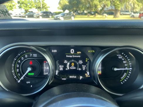 Used 2021 Jeep Wrangler Unlimited Rubicon 4xe image 10