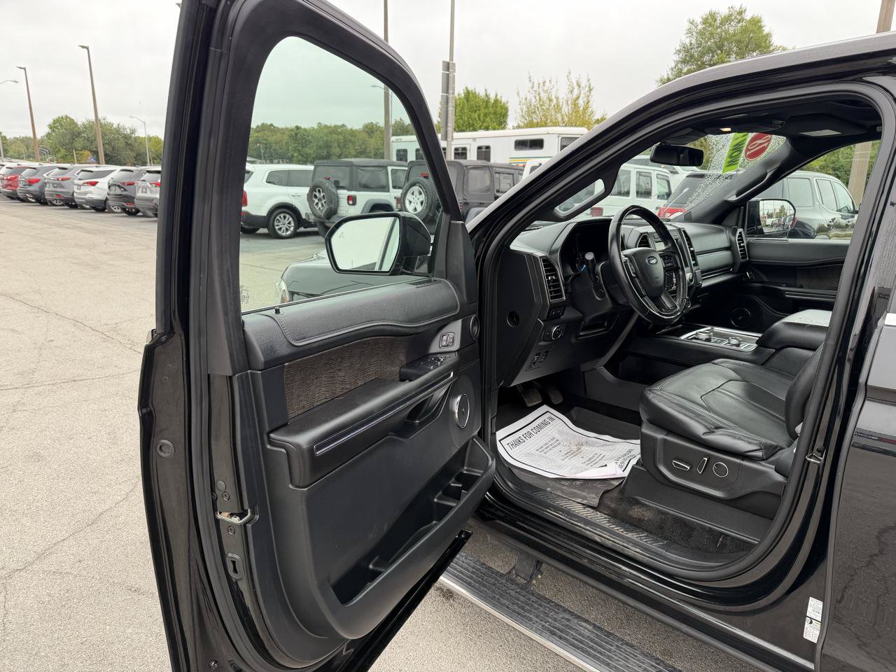Used 2018 Ford Expedition Limited w/ Equipment Group 301A AWD/4WD image 17