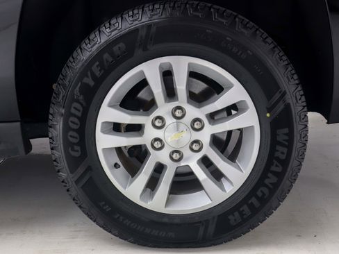 Used 2018 Chevrolet Suburban LS w/ Max Trailering Package AWD/4WD image 33