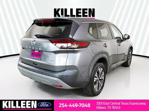 Used 2022 Nissan Rogue SV FWD image 9