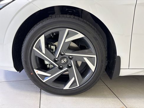 New 2026 Hyundai Elantra Limited image 9