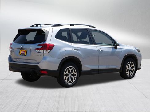 Used 2022 Subaru Forester Premium AWD/4WD image 7