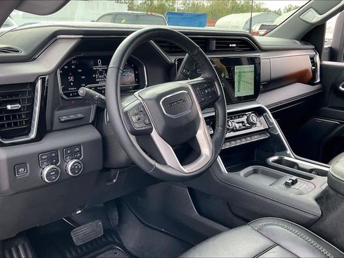 Certified 2025 GMC Sierra 3500 Denali w/ Denali Reserve Package image 17