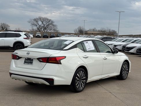 Certified 2025 Nissan Altima 2.5 SV image 5