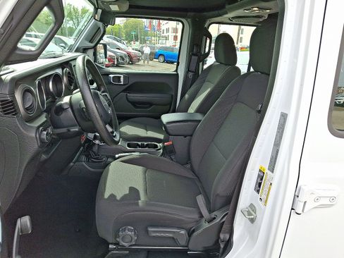 Used 2022 Jeep Wrangler Unlimited Sport image 13