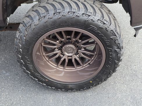 Used 2024 RAM 2500 Limited w/ Safety Group image 10