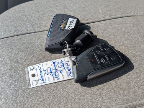 Used 2023 Chevrolet Silverado 1500 LT AWD/4WD image 16