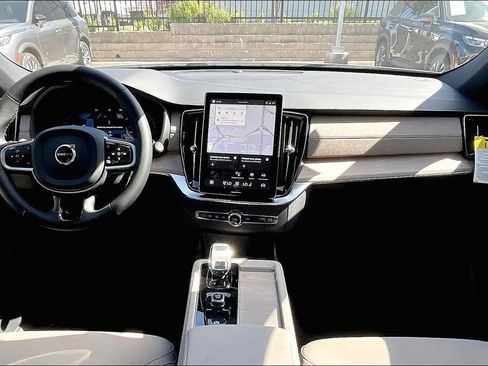 New 2026 Volvo XC90 B5 Plus w/ Protection Package Premier image 9