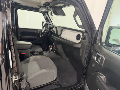 Used 2025 Jeep Wrangler Unlimited Sport AWD/4WD image 21