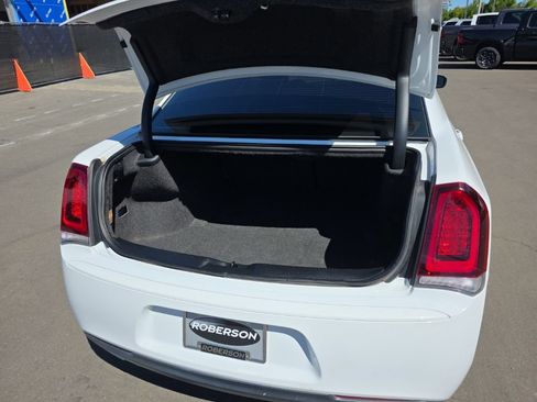 Used 2018 Chrysler 300 S RWD image 12