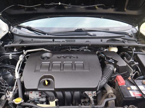 Used 2017 Toyota Corolla L FWD image 28