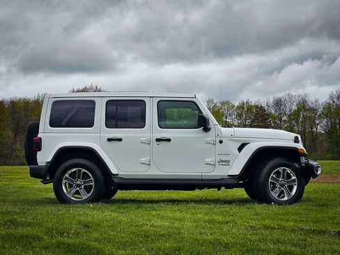 Certified 2022 Jeep Wrangler Unlimited Sahara w/ LED Lighting Group AWD/4WD image 2