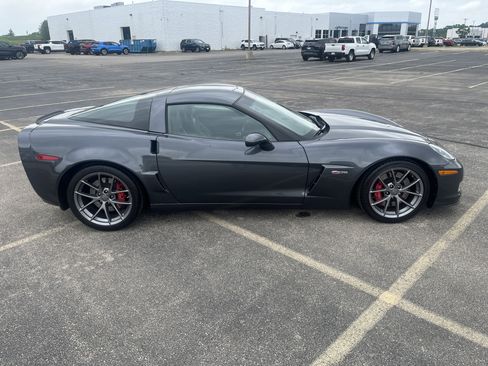 Used 2010 Chevrolet Corvette Z06 w/ Preferred Equipment Group RWD image 7