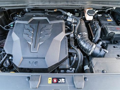 Used 2024 Kia Carnival SX image 25