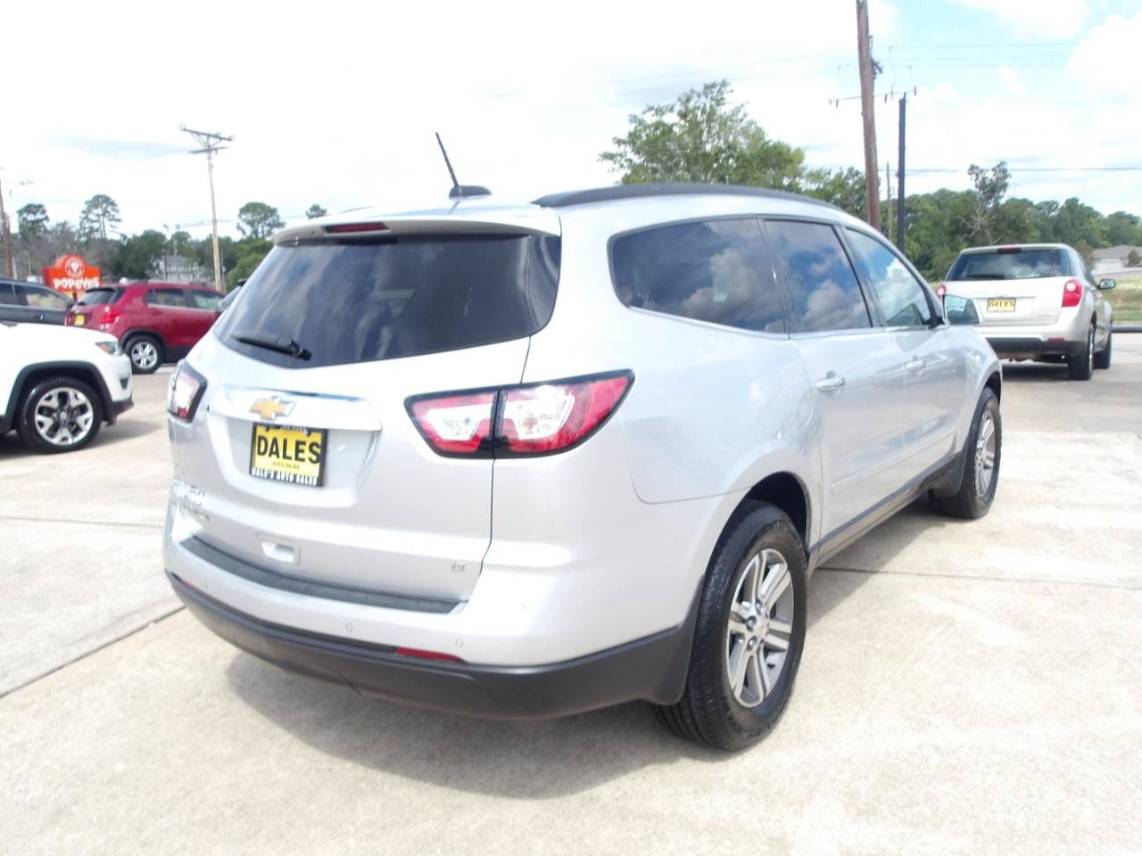 Used 2017 Chevrolet Traverse LT FWD image 11